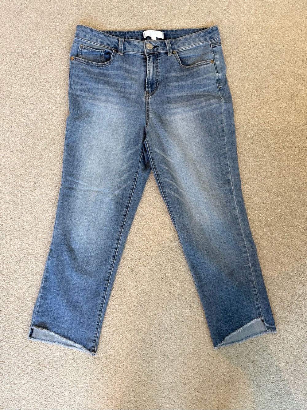 1822 Denim Women's Cropped Straight Jeans in Light Blue Wash